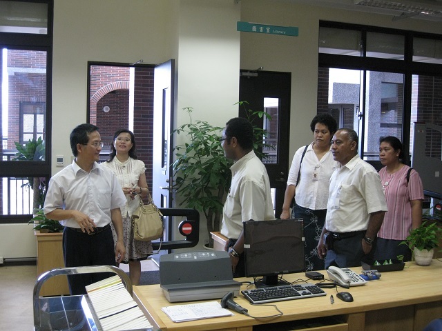2009-09-24 外賓參訪(另開新視窗/jpg檔)圖片