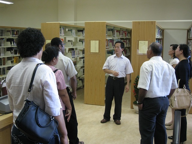2009-09-24 外賓參訪(另開新視窗/jpg檔)圖片