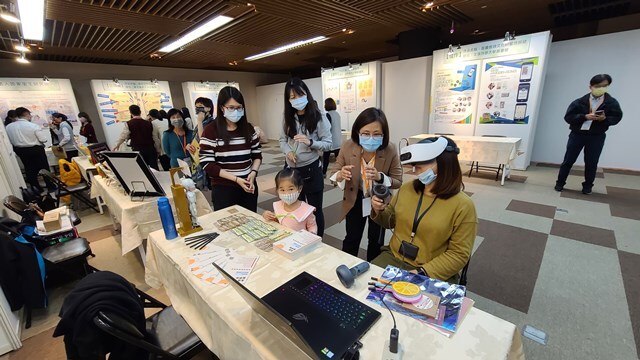 2020-12-12 2020年中華民國圖書館學會海報展(另開新視窗/jpg檔)圖片
