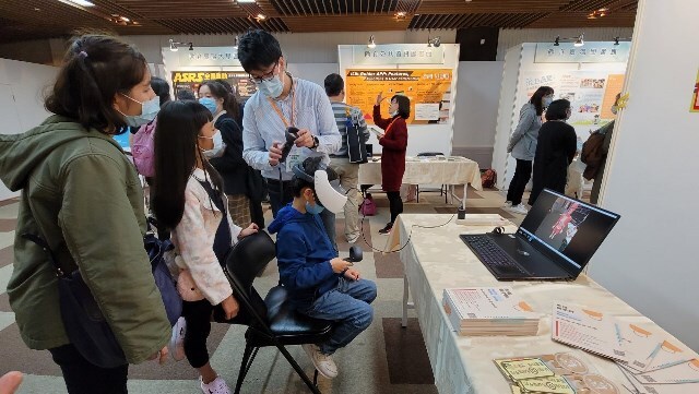 2020-12-12 2020年中華民國圖書館學會海報展(另開新視窗/jpg檔)圖片