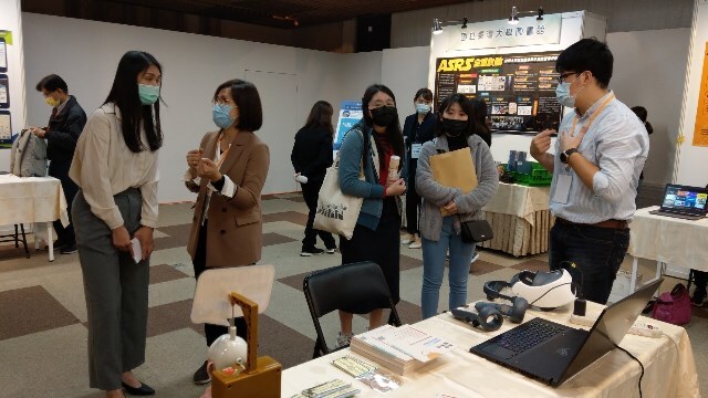 2020-12-12 2020年中華民國圖書館學會海報展(另開新視窗/jpg檔)圖片
