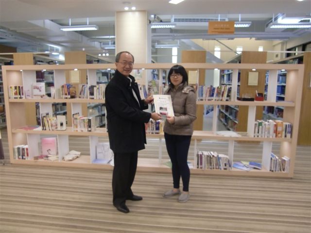 2013圖書館週頒獎(另開新視窗/jpg檔)圖片