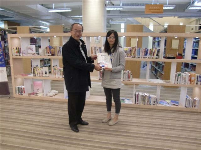 2013圖書館週頒獎(另開新視窗/jpg檔)圖片