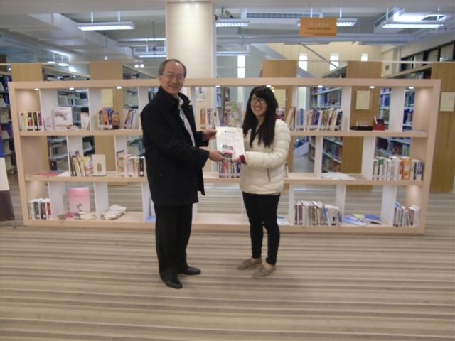 2013圖書館週頒獎(另開新視窗/jpg檔)圖片