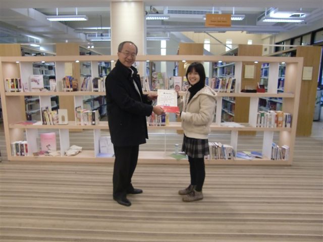 2013圖書館週頒獎(另開新視窗/jpg檔)圖片