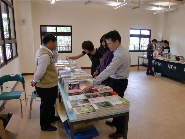 2011世界書香日 愛書市集 6(另開新視窗/jpg檔)圖片